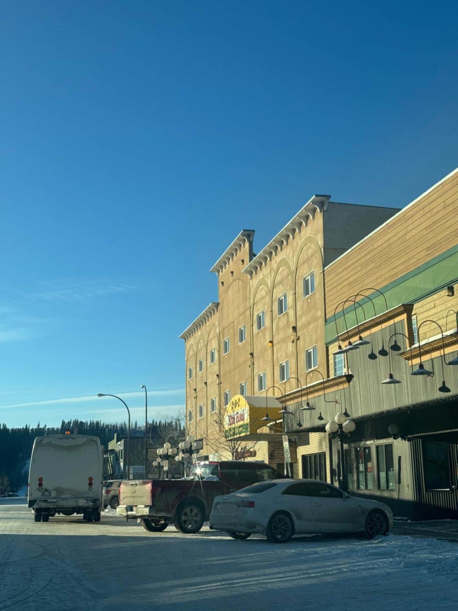 Elite Hotel -Downtown Center- "Ski & Northern Light Tour" "Hot Spring Tour "Long-Term Stay" Whitehorse Exterior foto
